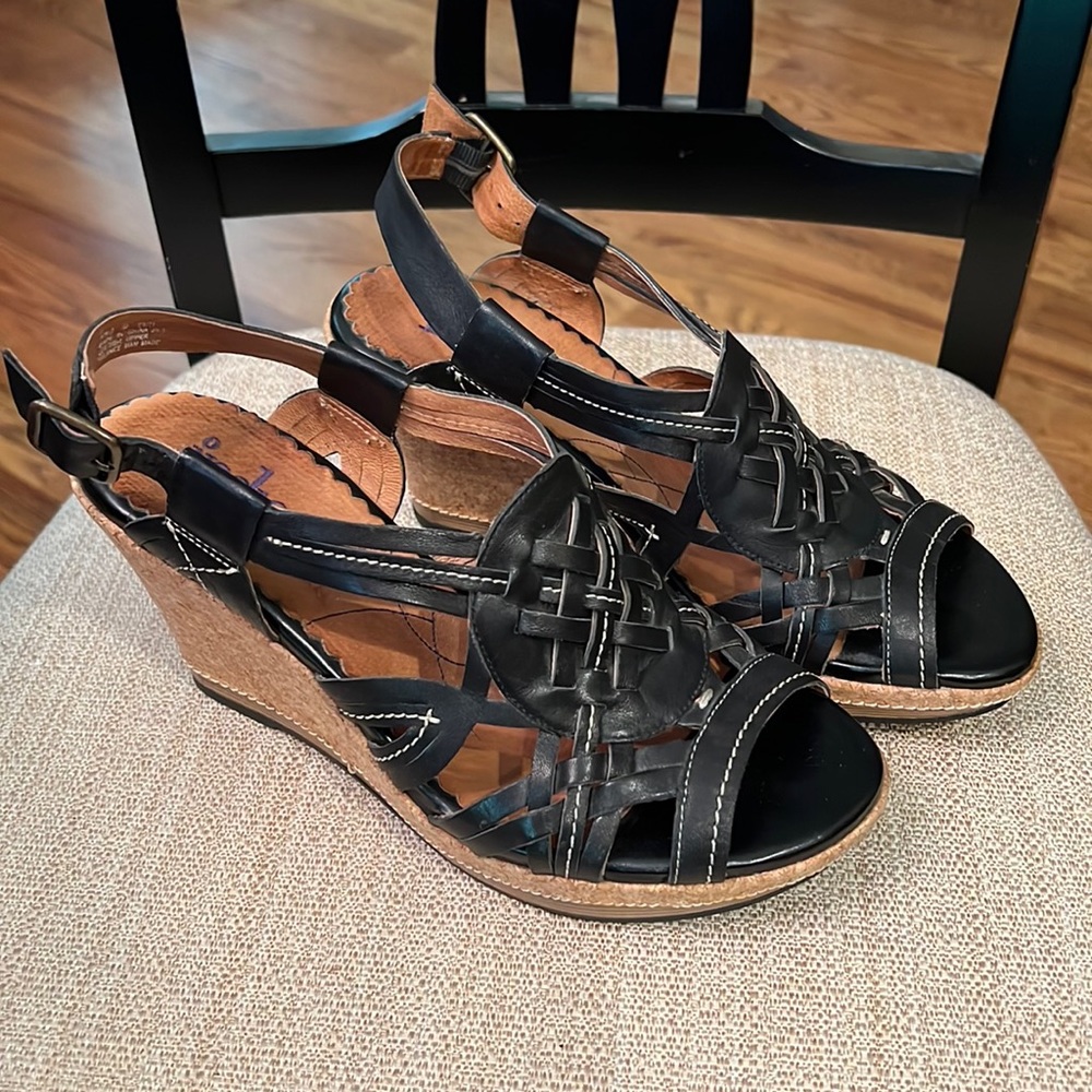 Indigo by Clarks Leather Wedge sandals